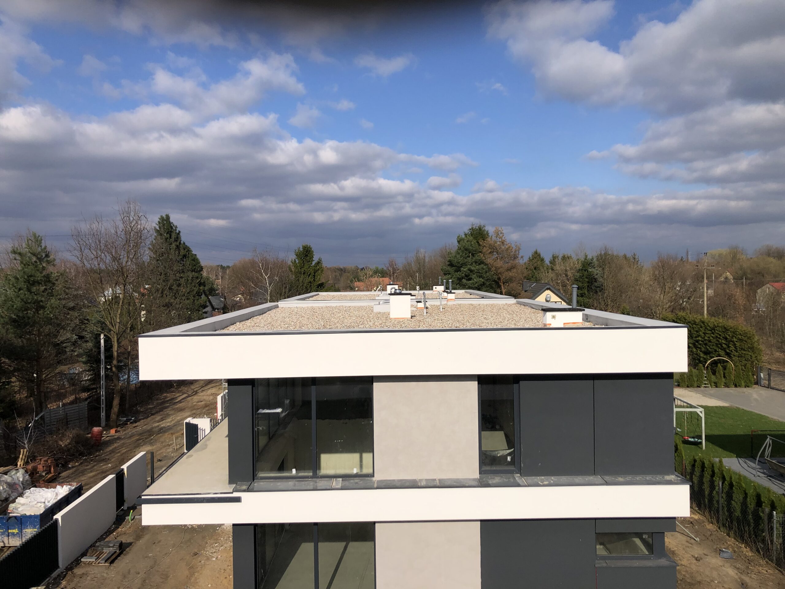 Dach płaski pokryty membraną